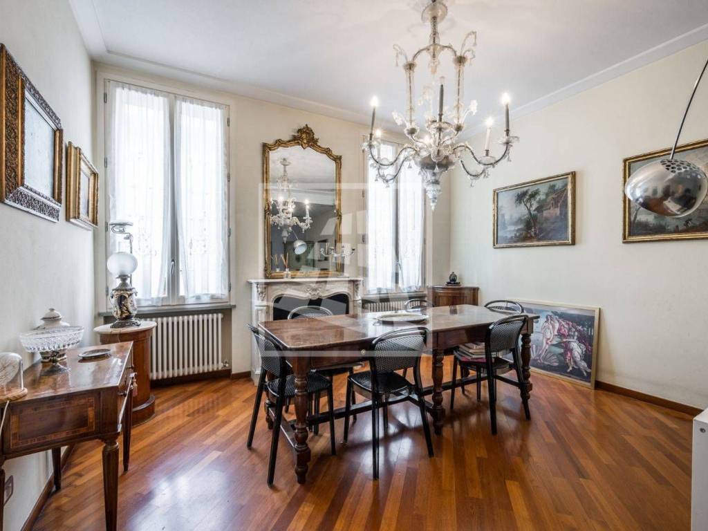 appartamento in vendita a Reggio nell'Emilia in zona Città Storica