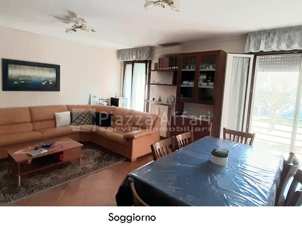 casa indipendente in vendita a Reggio nell'Emilia in zona Rivalta