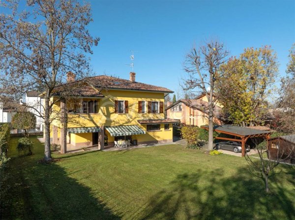 casa indipendente in vendita a Reggio nell'Emilia