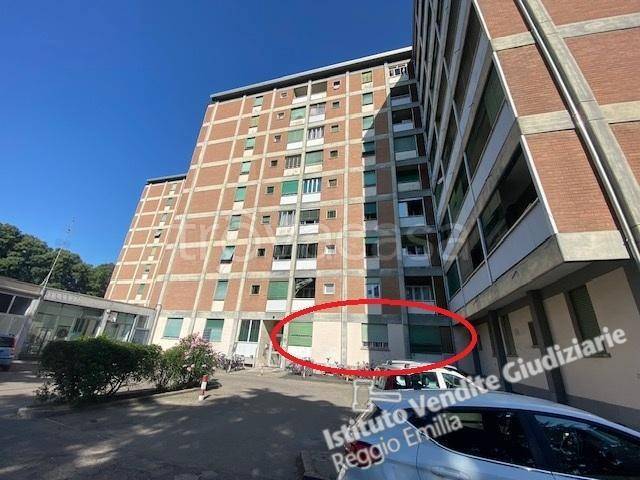 appartamento in vendita a Reggio nell'Emilia in zona Ospizio