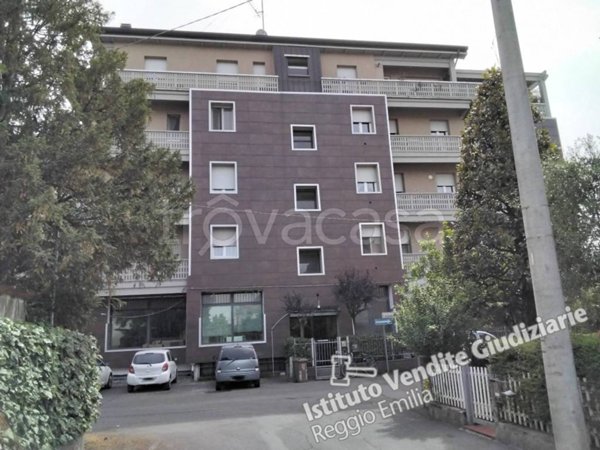 appartamento in vendita a Reggio nell'Emilia in zona Ospizio