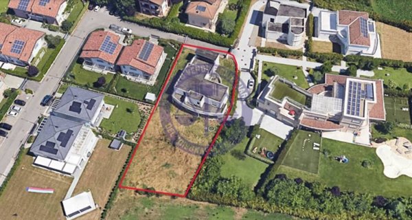 casa indipendente in vendita a Reggio nell'Emilia