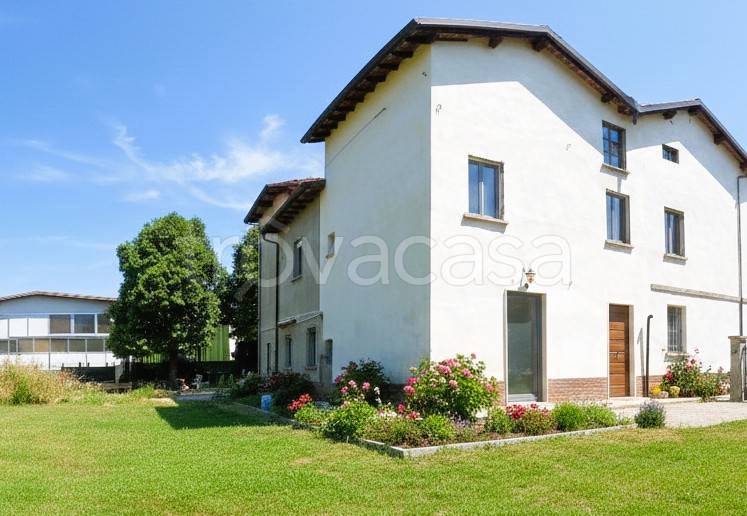 casa indipendente in vendita a Reggio nell'Emilia in zona Marmirolo