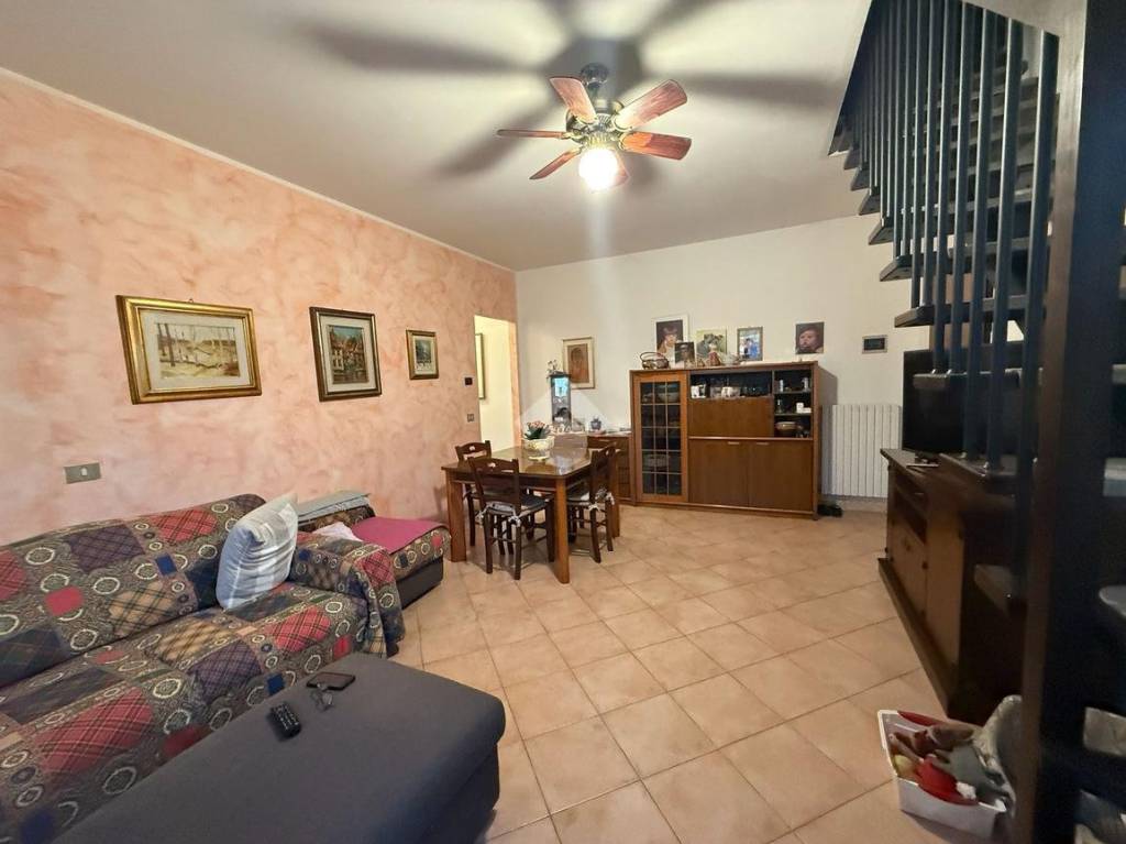 appartamento in vendita a Reggio nell'Emilia in zona Rivalta