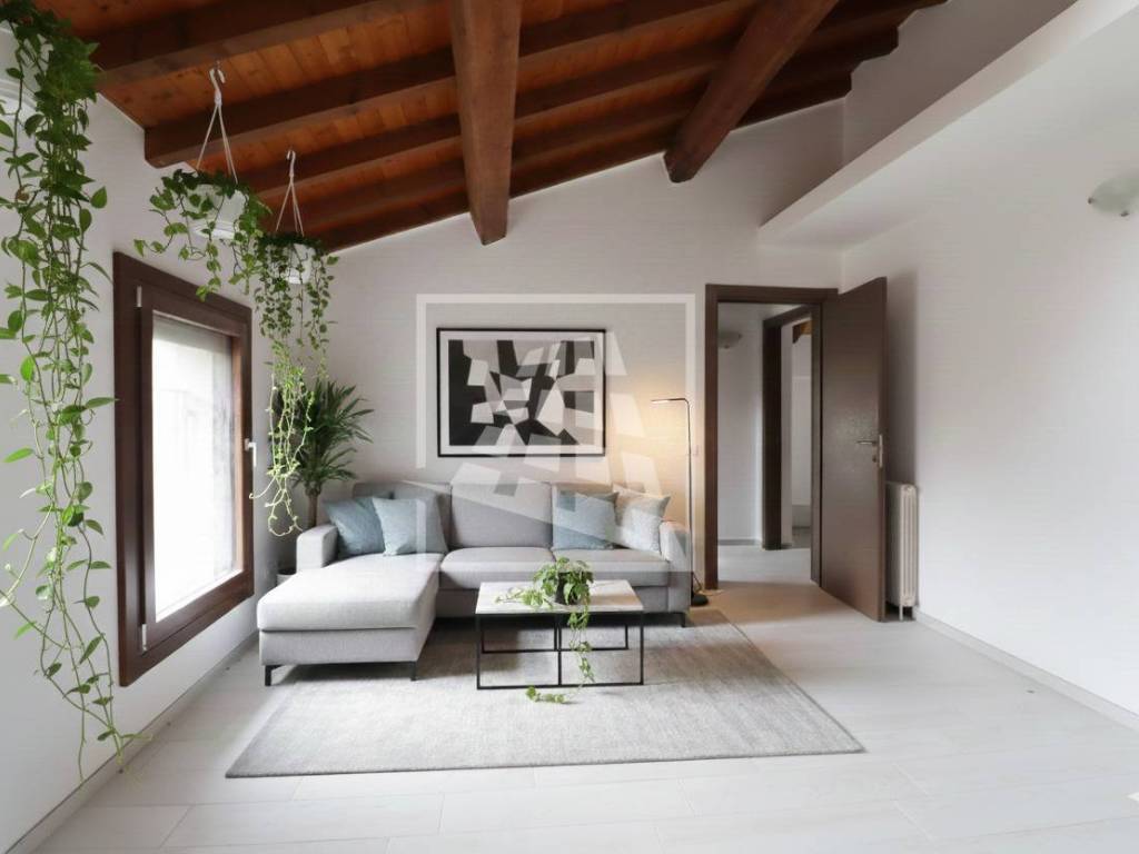 appartamento in vendita a Reggio nell'Emilia in zona Città Storica