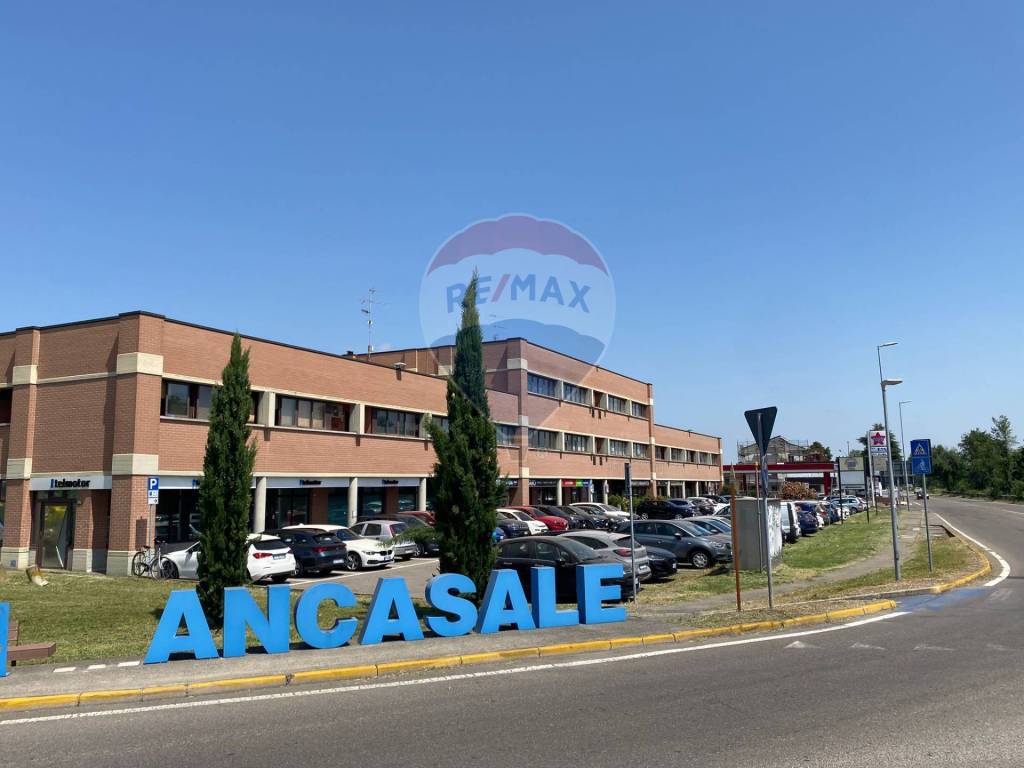 ufficio in vendita a Reggio nell'Emilia in zona Mancasale