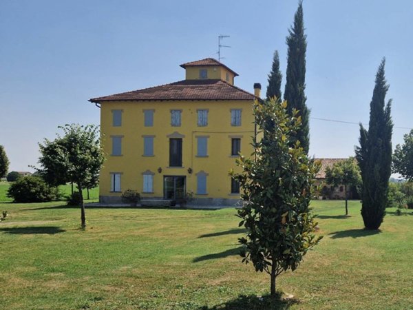 casa indipendente in vendita a Reggio nell'Emilia in zona Sesso