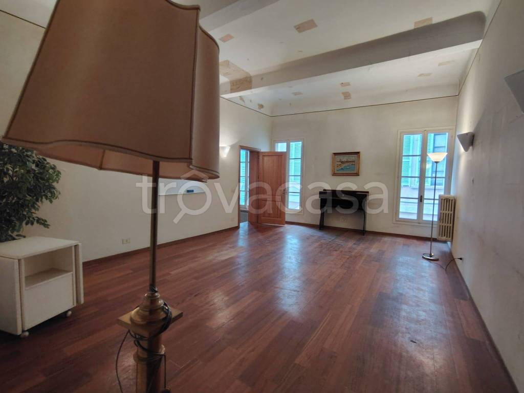 appartamento in vendita a Reggio nell'Emilia in zona Città Storica