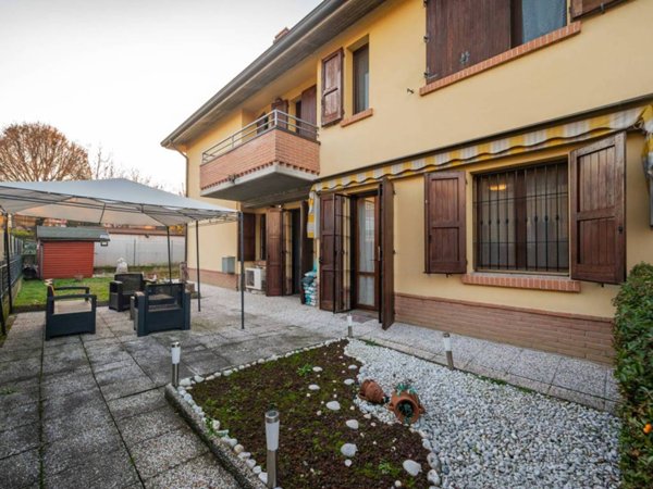 appartamento in vendita a Reggio nell'Emilia in zona Rosta Nuova