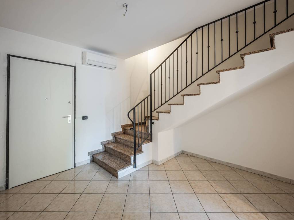 casa indipendente in vendita a Reggio nell'Emilia in zona Pieve Modolena