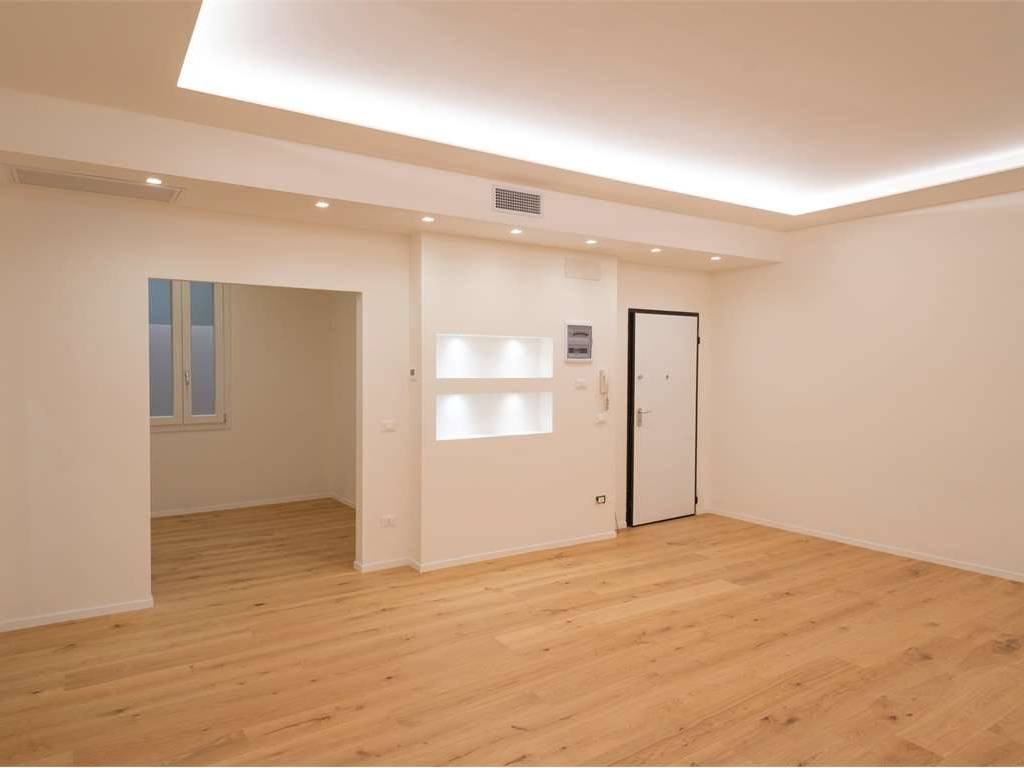 appartamento in vendita a Reggio nell'Emilia in zona Città Storica