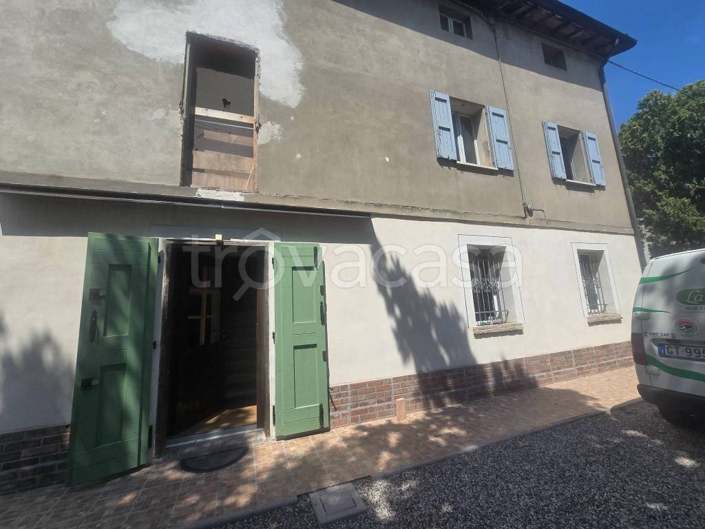casa indipendente in vendita a Reggio nell'Emilia in zona Marmirolo