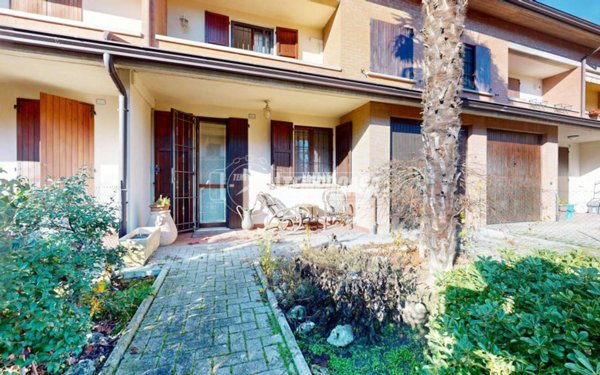 casa indipendente in vendita a Reggio nell'Emilia