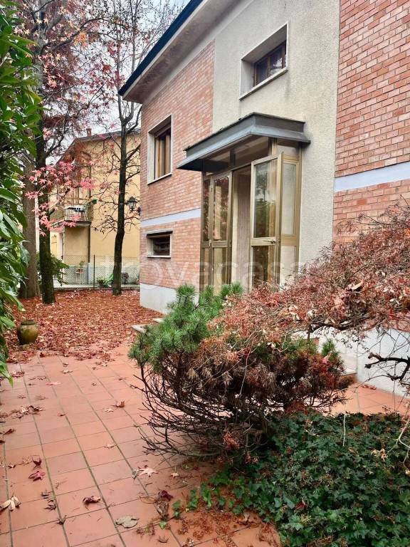 casa indipendente in vendita a Reggio nell'Emilia