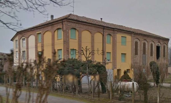 casa indipendente in vendita a Reggio nell'Emilia