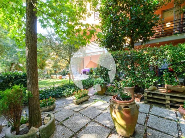 casa indipendente in vendita a Reggio nell'Emilia in zona Codemondo