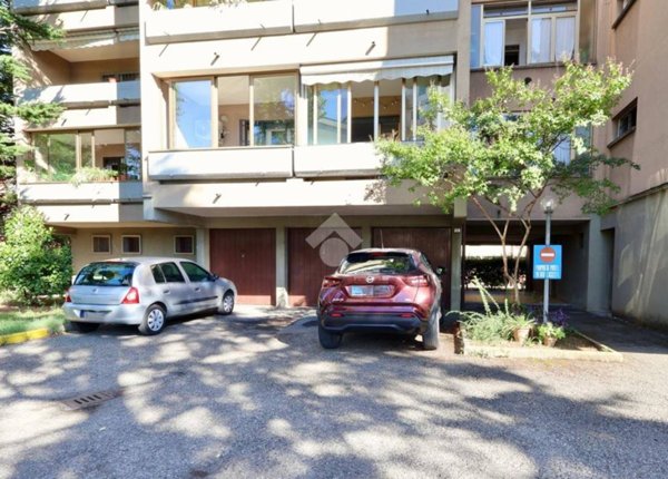 appartamento in vendita a Reggio nell'Emilia in zona Tribunale