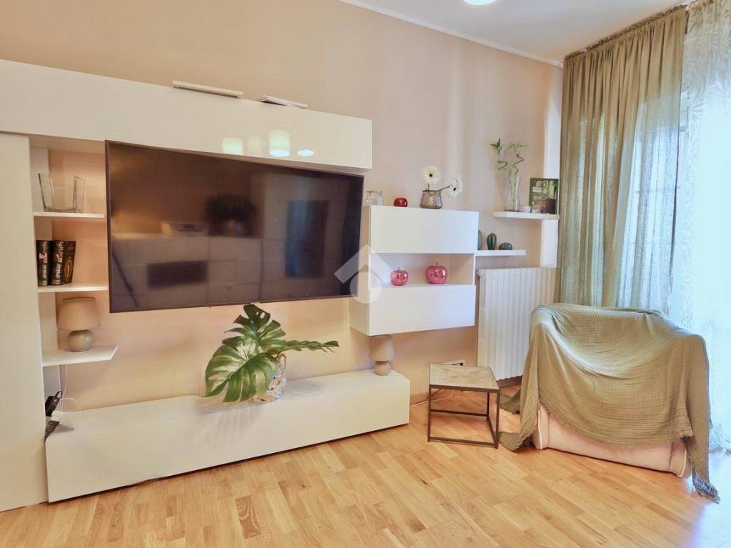 appartamento in vendita a Reggio nell'Emilia in zona Tribunale