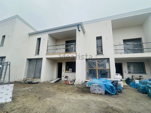 casa indipendente in vendita a Reggio nell'Emilia in zona Orologio