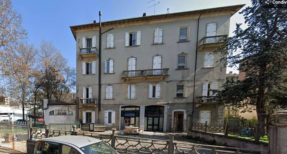 intera palazzina in vendita a Reggio nell'Emilia