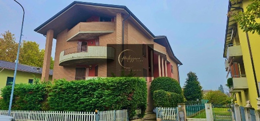 casa indipendente in vendita a Reggio nell'Emilia in zona Cadè / Gaida