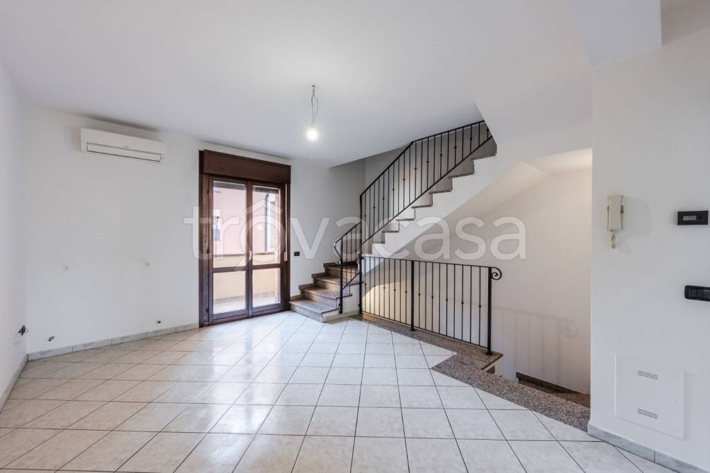 casa indipendente in vendita a Reggio nell'Emilia in zona Pieve Modolena