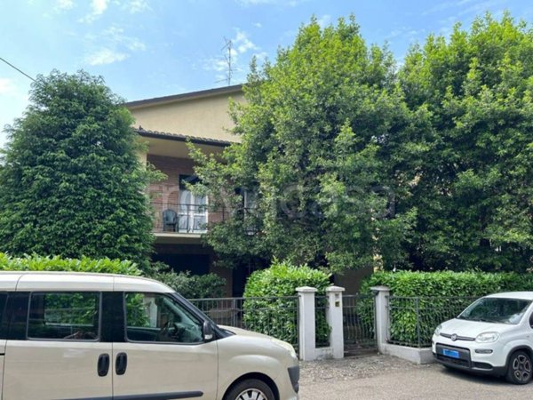 casa indipendente in vendita a Reggio nell'Emilia in zona Baragalla