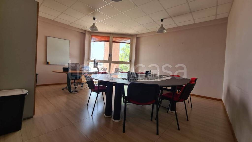 ufficio in vendita a Reggio nell'Emilia in zona Mancasale