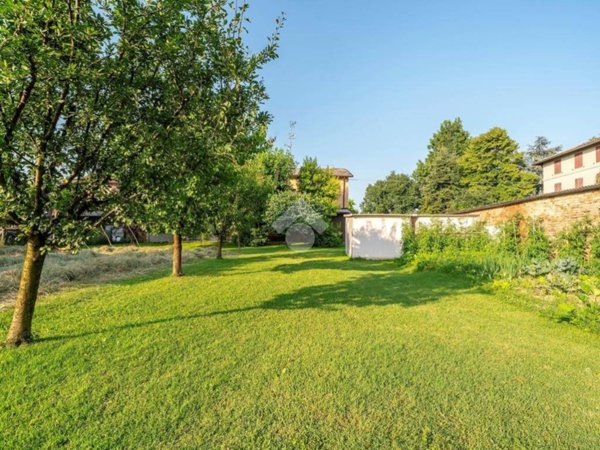 casa indipendente in vendita a Reggio nell'Emilia