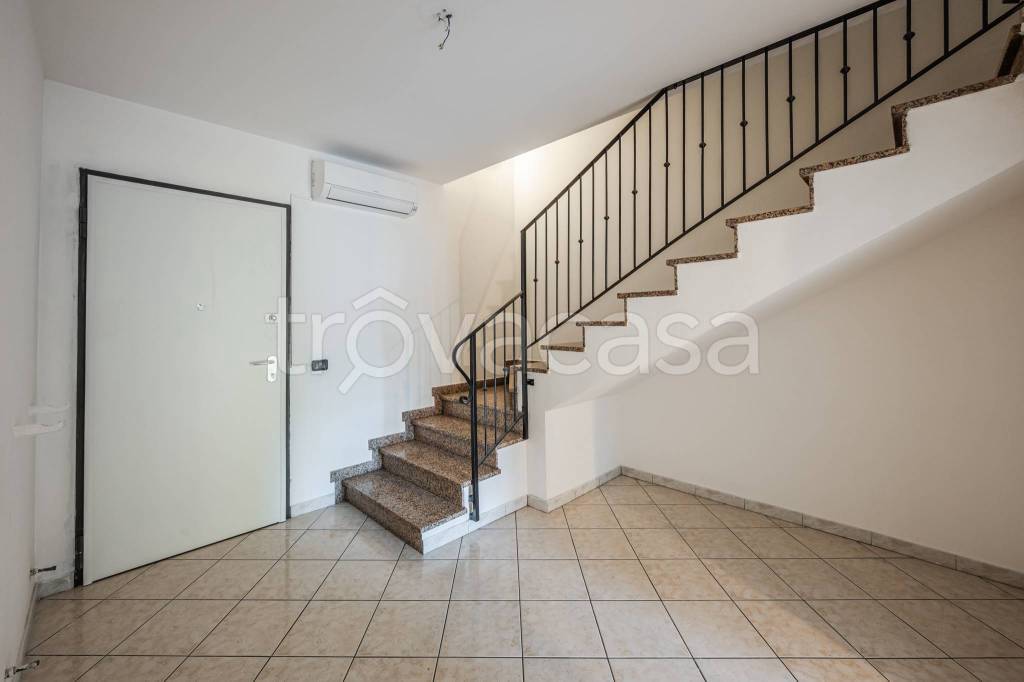 casa indipendente in vendita a Reggio nell'Emilia in zona Pieve Modolena