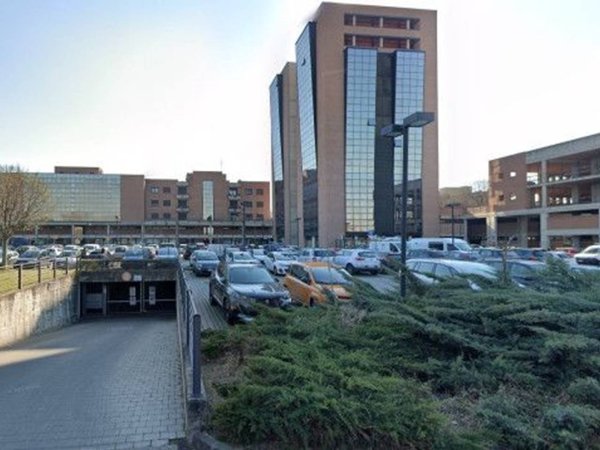 negozio in vendita a Reggio nell'Emilia in zona Città Storica