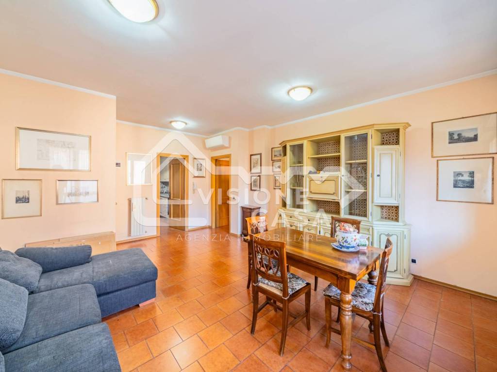 appartamento in vendita a Reggio nell'Emilia in zona Città Storica