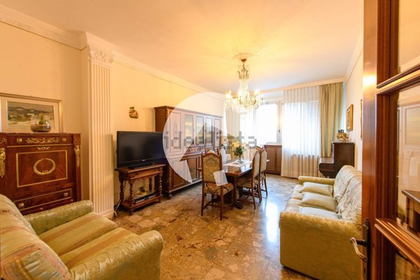 appartamento in vendita a Reggio nell'Emilia in zona Città Storica