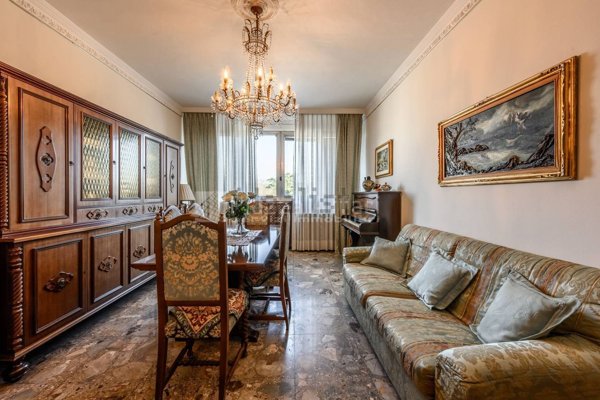 appartamento in vendita a Reggio nell'Emilia in zona Città Storica