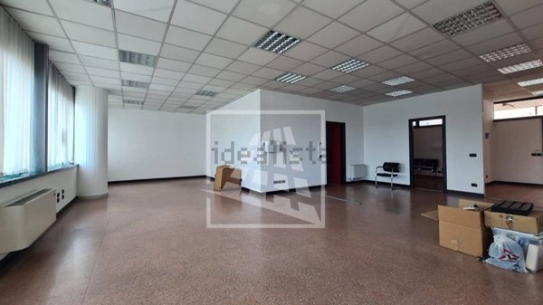 ufficio in vendita a Reggio nell'Emilia