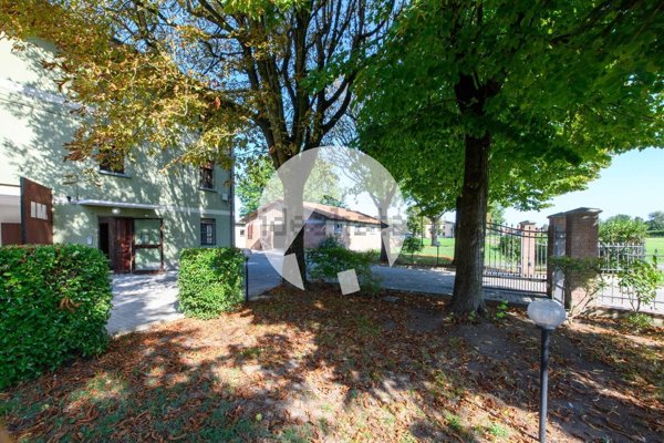 casale in vendita a Reggio nell'Emilia