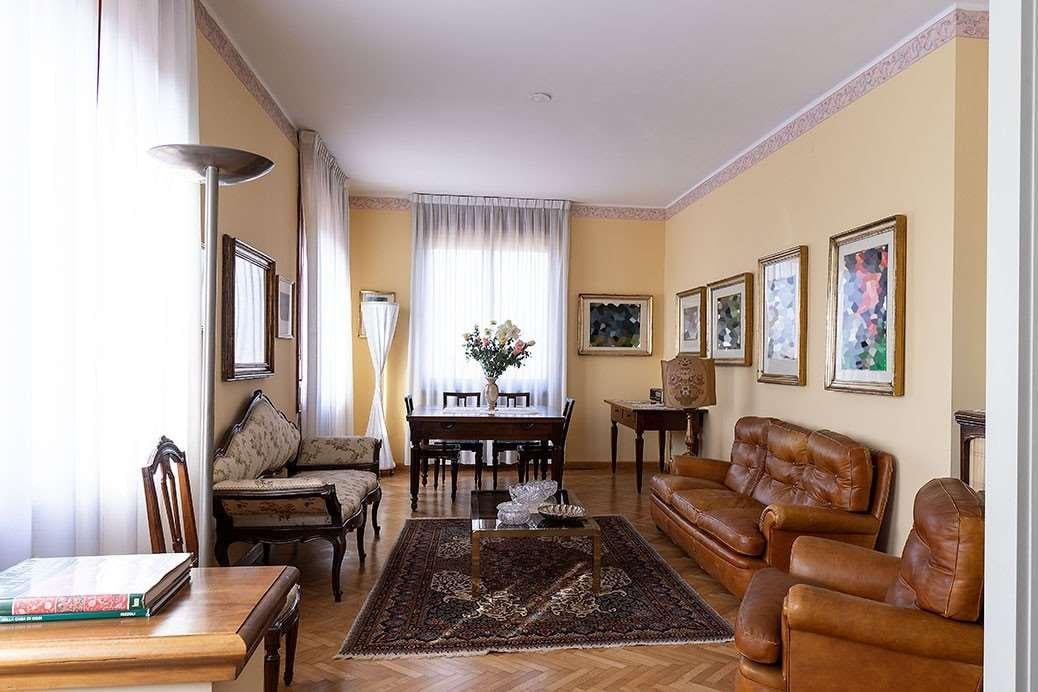 appartamento in vendita a Reggio nell'Emilia in zona Città Storica