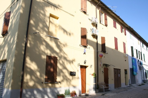 casa indipendente in vendita a Reggio nell'Emilia in zona Santa Croce