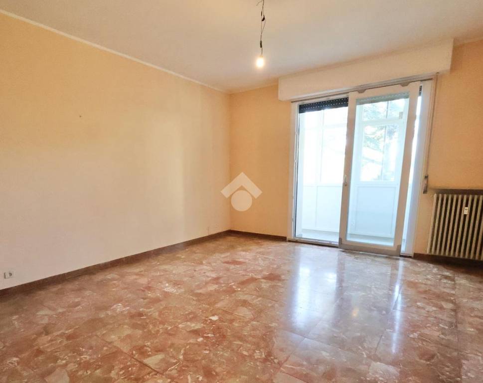 appartamento in vendita a Reggio nell'Emilia in zona Tribunale