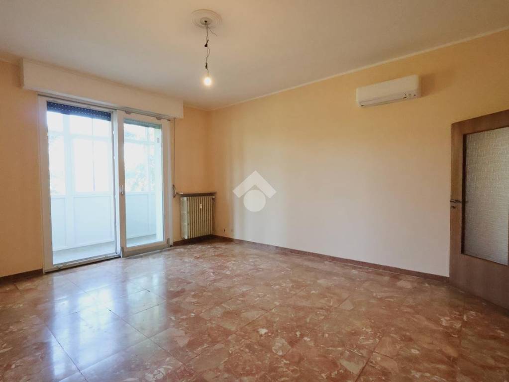 appartamento in vendita a Reggio nell'Emilia in zona Tribunale