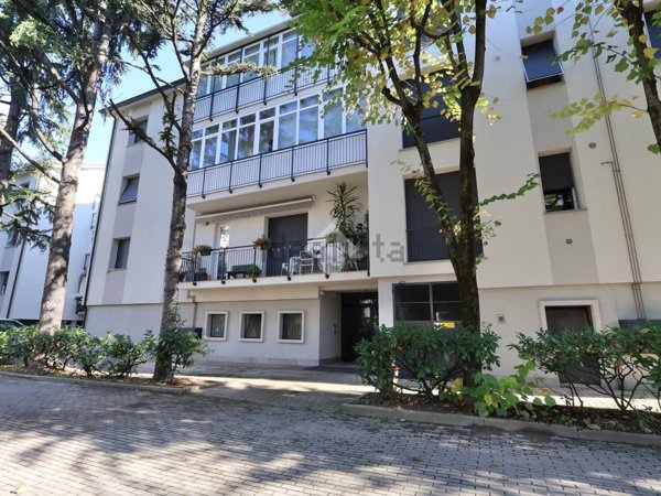 appartamento in vendita a Reggio nell'Emilia in zona Tribunale