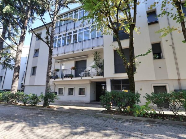 appartamento in vendita a Reggio nell'Emilia in zona Tribunale