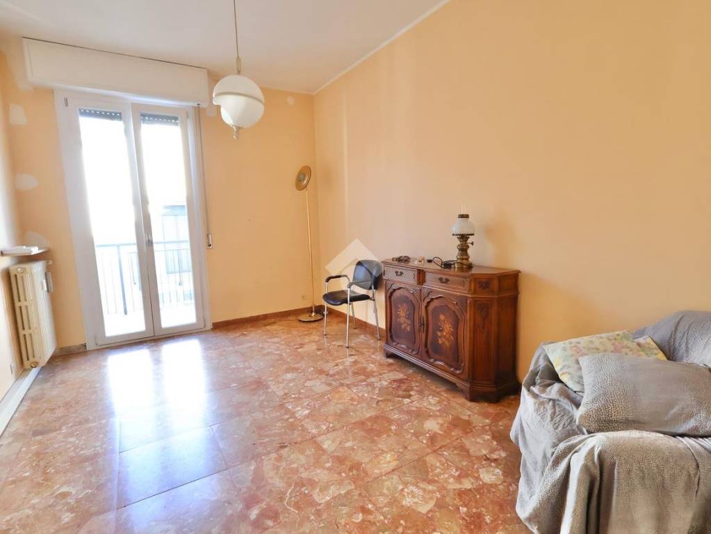 appartamento in vendita a Reggio nell'Emilia in zona Tribunale