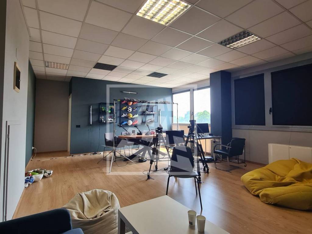 ufficio in vendita a Reggio nell'Emilia