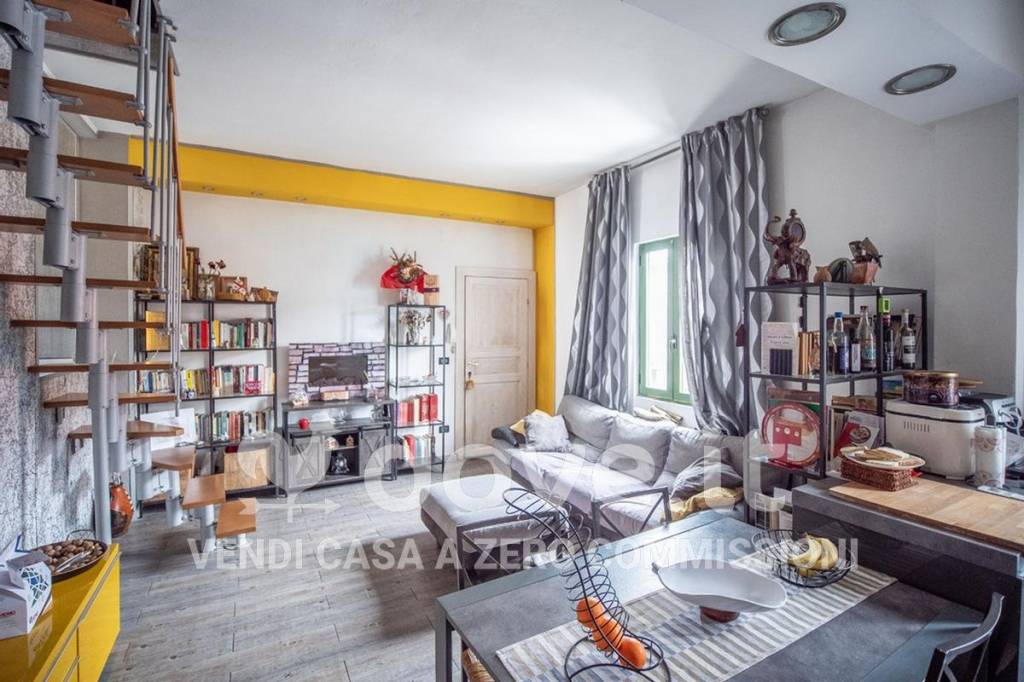 casa indipendente in vendita a Reggio nell'Emilia in zona Gattaglio
