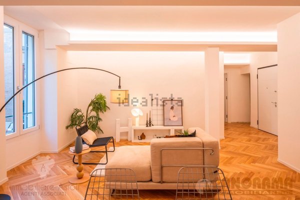 appartamento in vendita a Reggio nell'Emilia in zona Città Storica