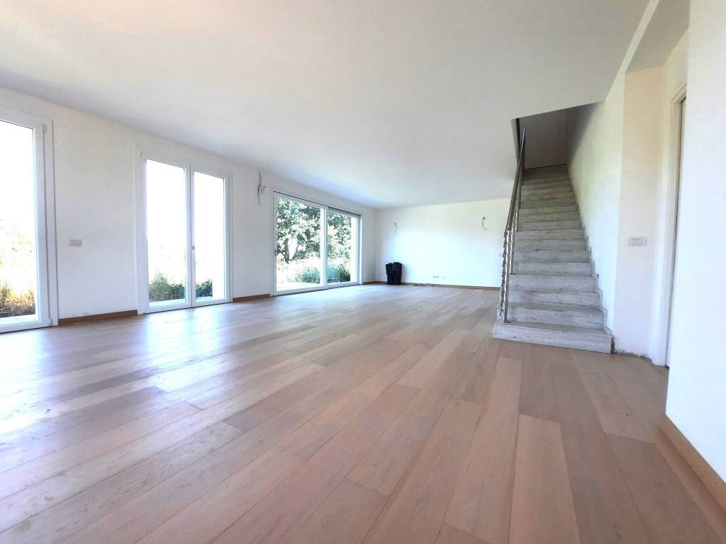 casa indipendente in vendita a Reggio nell'Emilia