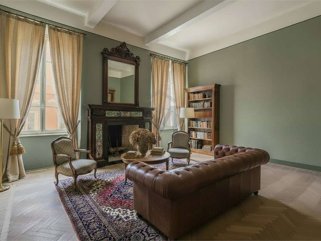 appartamento in vendita a Reggio nell'Emilia in zona Città Storica