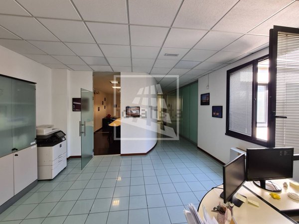 ufficio in vendita a Reggio nell'Emilia