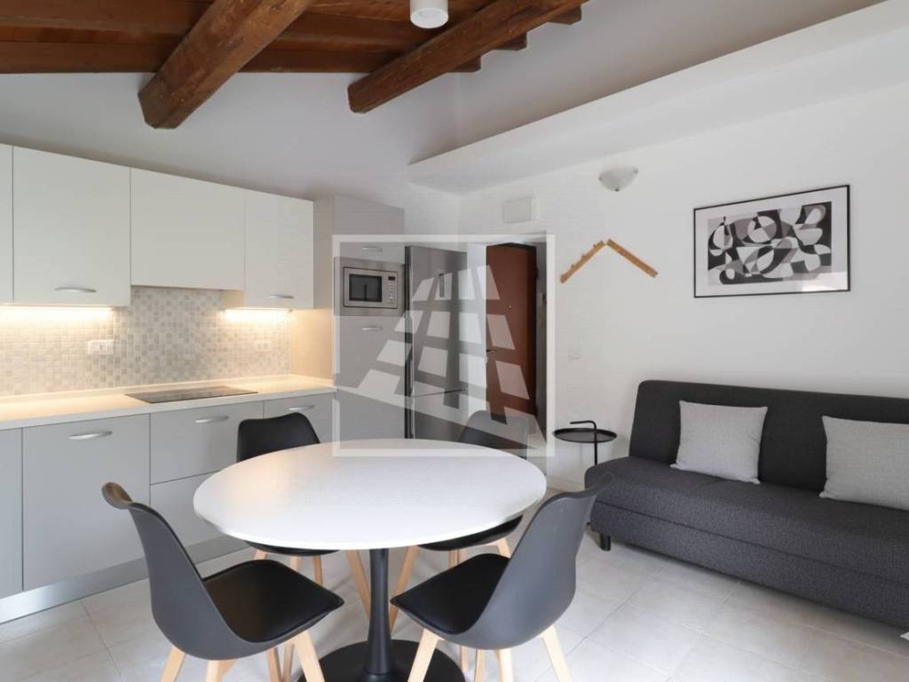 appartamento in vendita a Reggio nell'Emilia in zona Città Storica